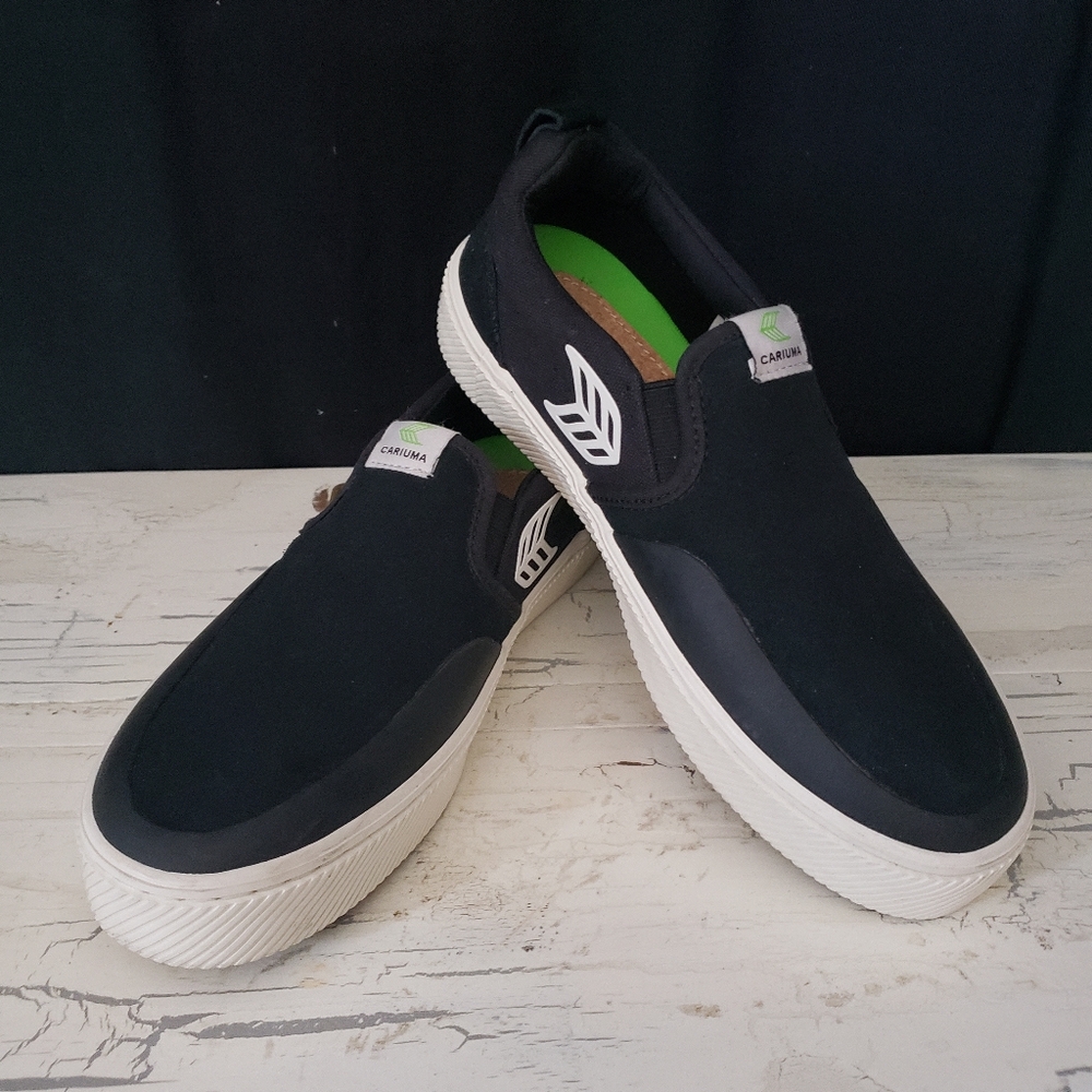 Cariuma Slip-On Sneakers in Black - Women's size 7 or Men's 5.5